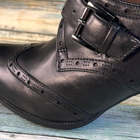 Clarks Artisan Womens Wingtip Pumps Size 10 Black Leather Brogue Menswear Formal - Picture 10 of 14